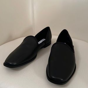 Chelsea & Violet black leather loafers. Women’s size 8.5